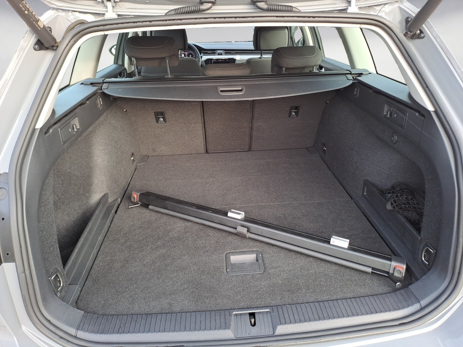 Volkswagen - PASSAT Variant Business 1,5TSI DSG