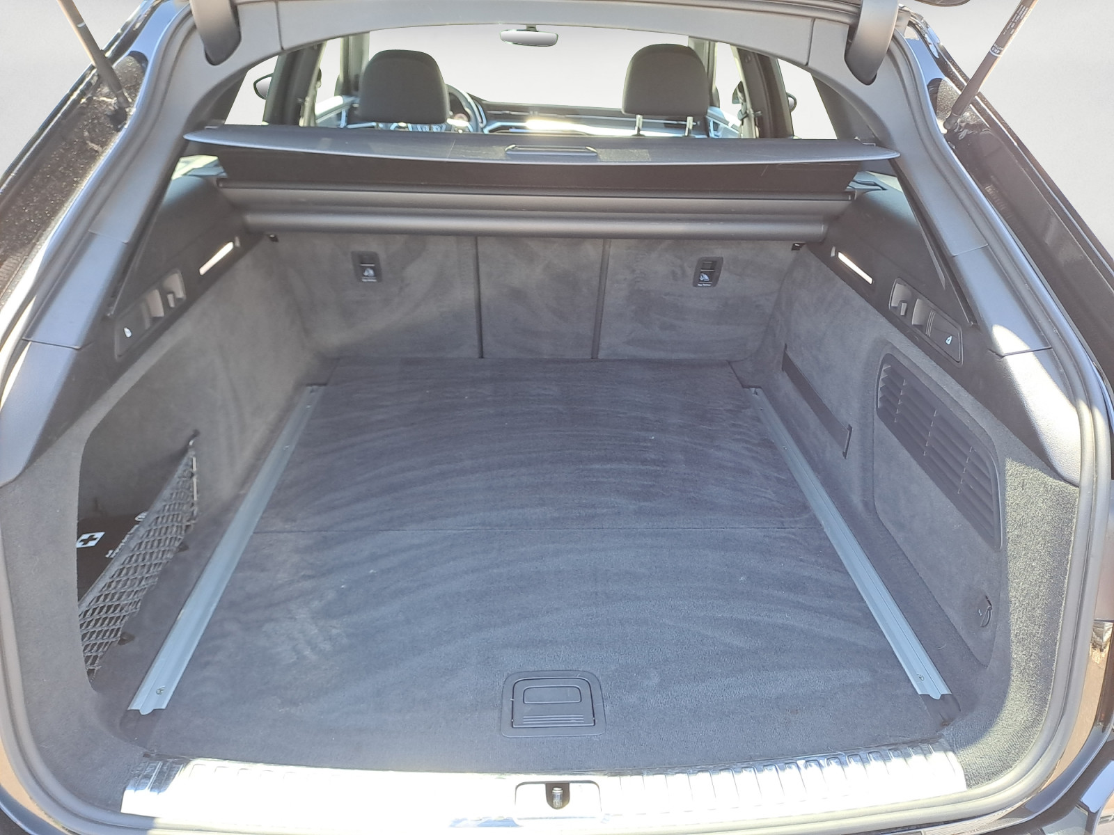 Audi - A6 Avant 40TDI S tronic S line