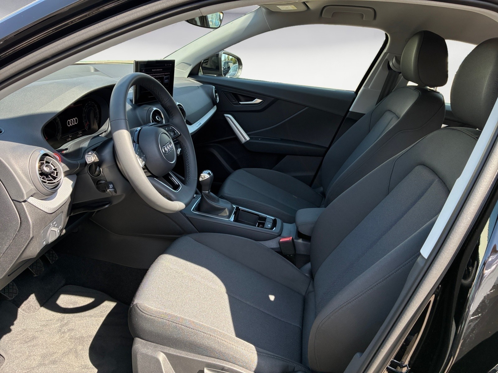 Audi - Q2
