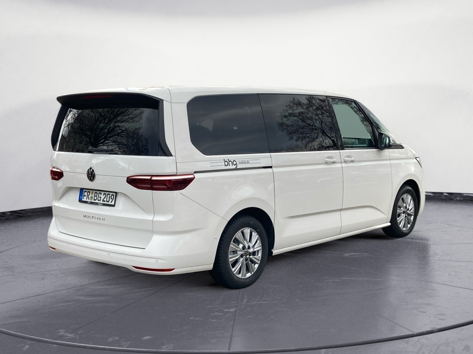 Volkswagen - Multivan Life 2,0 l TDI SCR Frontantrieb 7-Gang-DSG Radst. 3124 mm langer Überhang