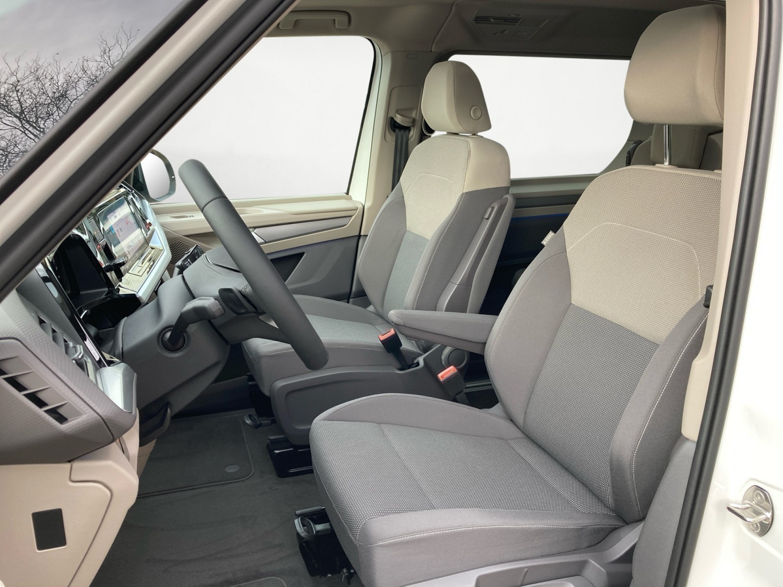 Volkswagen - Multivan Life 2,0 l TDI SCR Frontantrieb 7-Gang-DSG Radst. 3124 mm langer Überhang