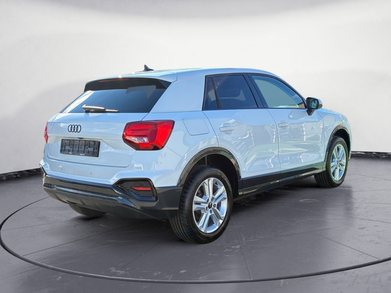 Audi - Q2