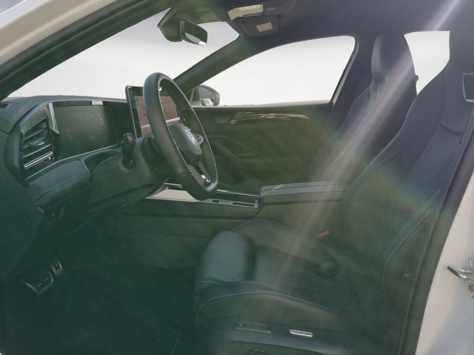 Volkswagen - Passat Variant 2.0 TDI R-Line DSG