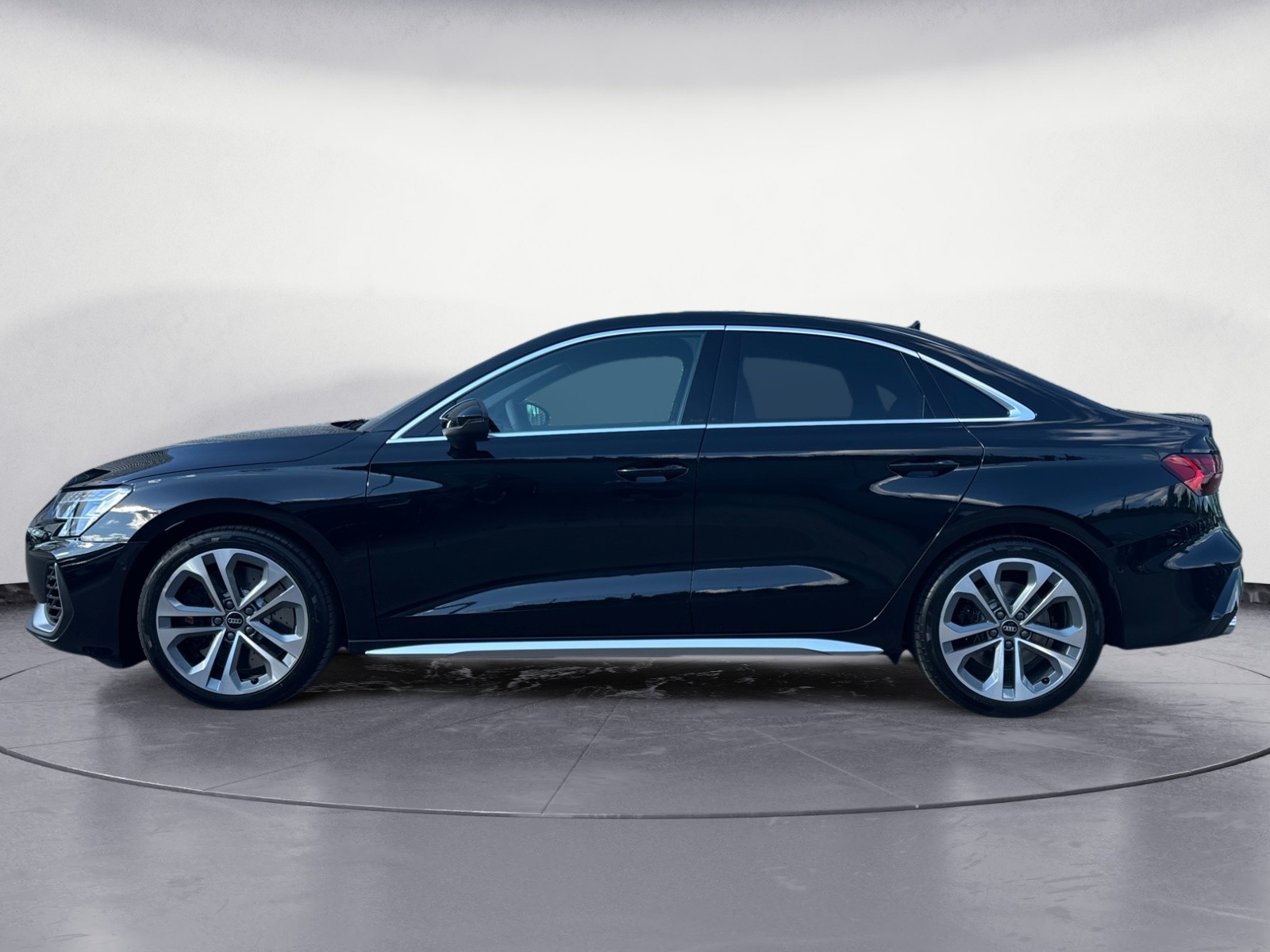 Audi - S3 Limousine TFSI 245(333) kW(PS) S tronic