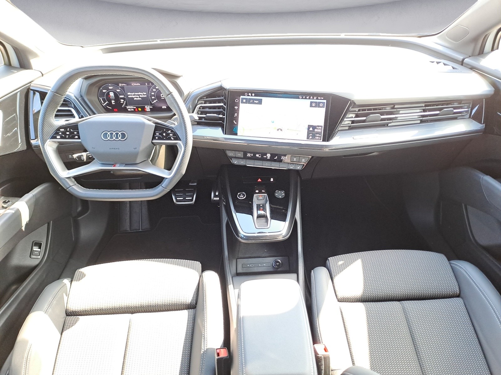 Audi - Q4 e-tron 40 S line