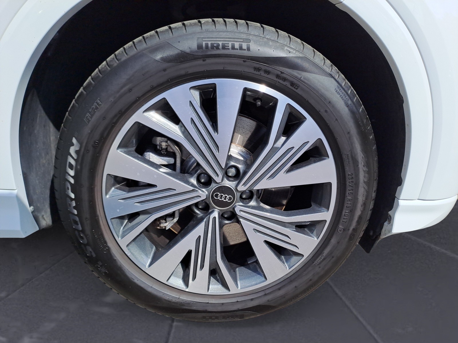 Audi - Q4 e-tron 40 S line