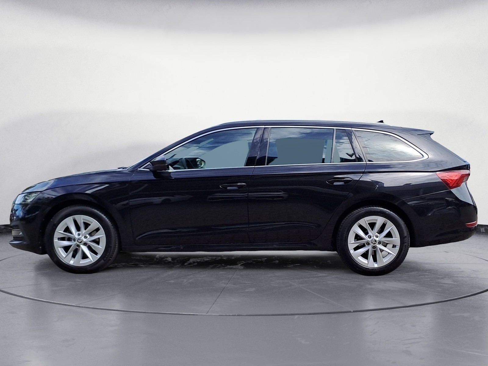 Skoda - Octavia Combi 2.0 TDI DSG STYLE