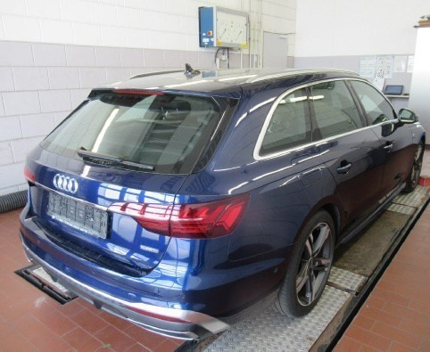 Audi - A4 Avant 40 TDI quattro S tronic S line