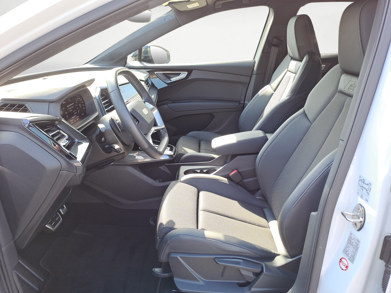 Audi - Q4 e-tron 40 S line