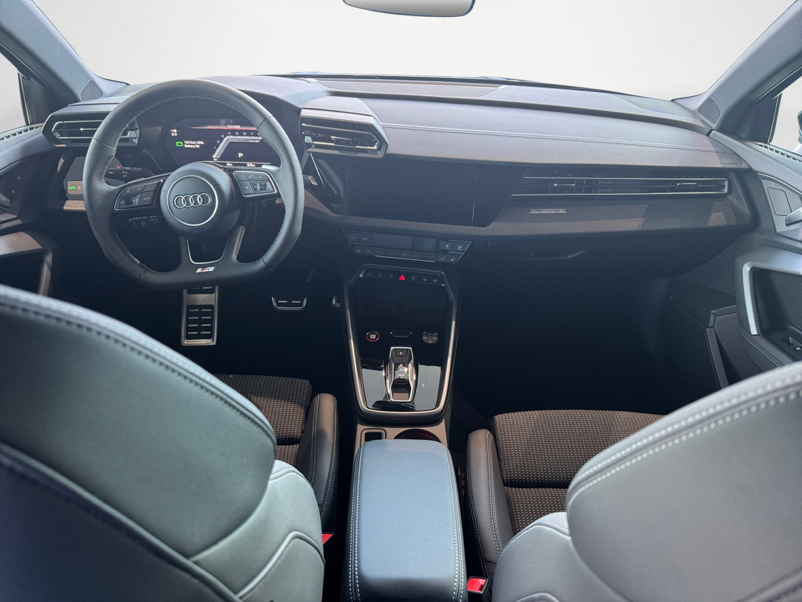 Audi - S3 Limousine TFSI 245(333) kW(PS) S tronic