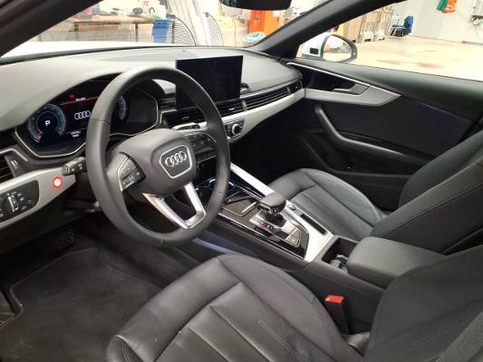 Audi - A4 Avant S line 35 TFSI S tronic