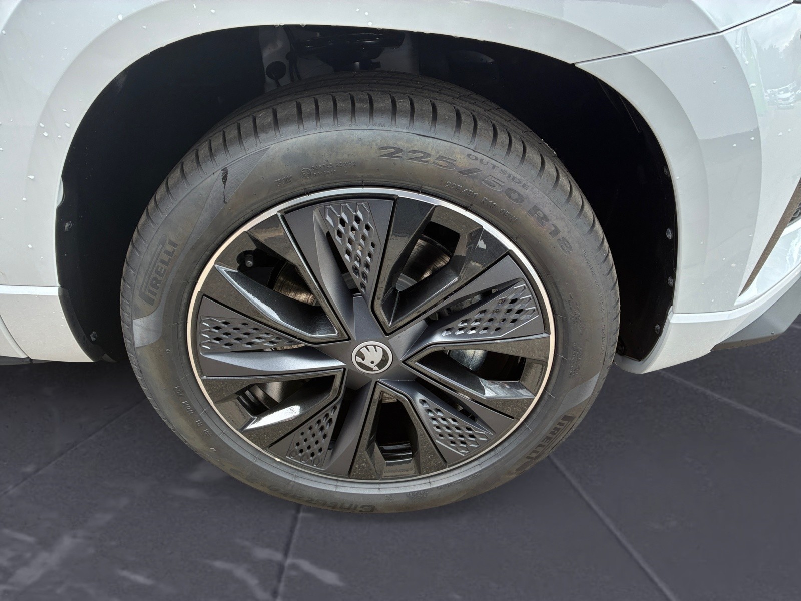 Skoda - Karoq Sportline 2,0 TDI  7-Gang-DS
