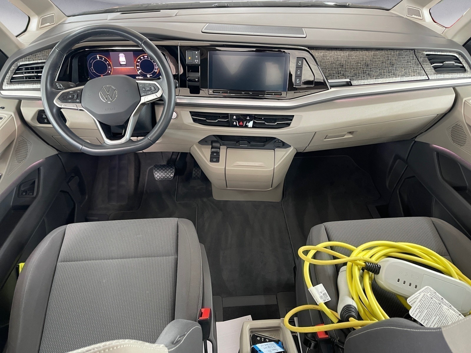 Volkswagen - T7 Multivan Kurz eHybrid Energetic