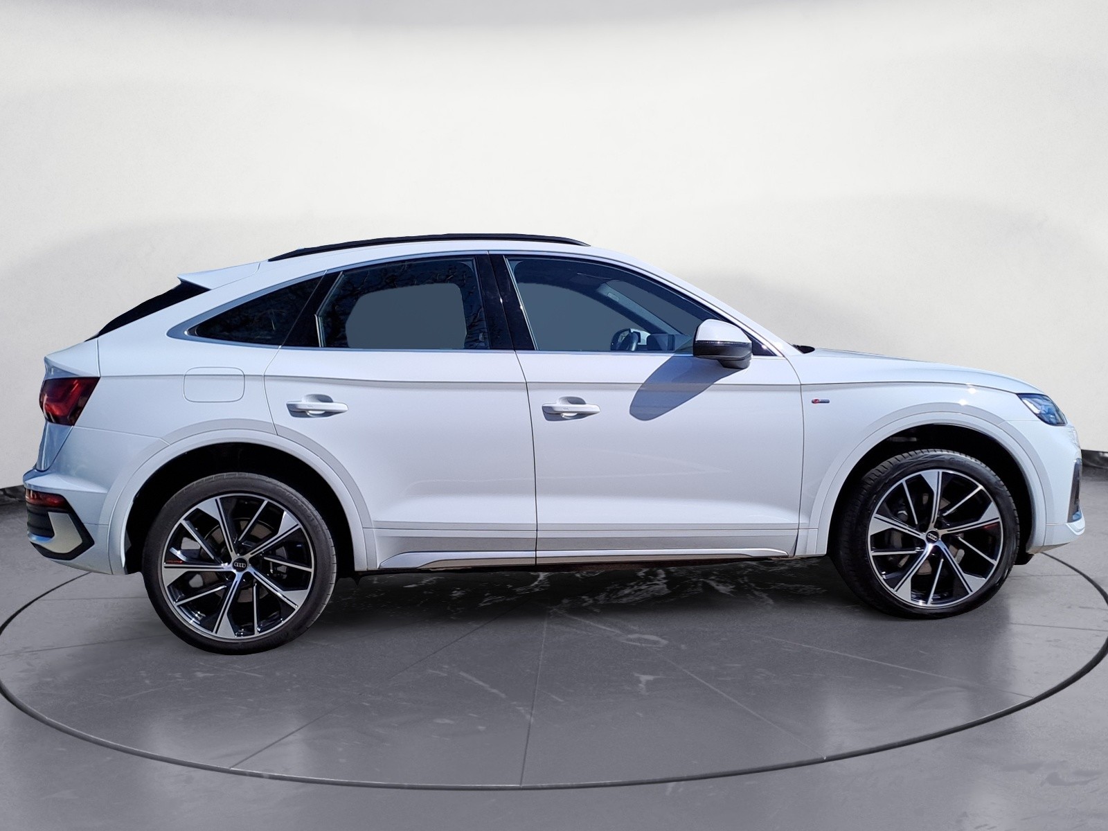 Audi - Q5 Sportback S line 55 TFSI e