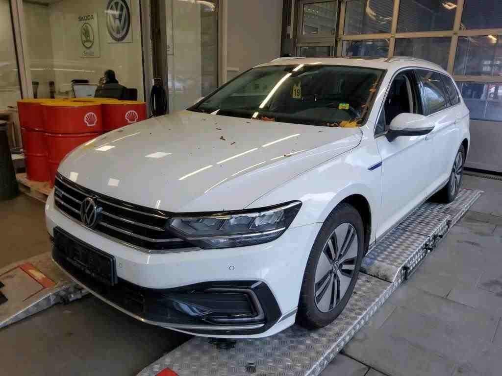Volkswagen - Passat Variant 1.4 TSI Plug-In-Hybrid DSG GTE