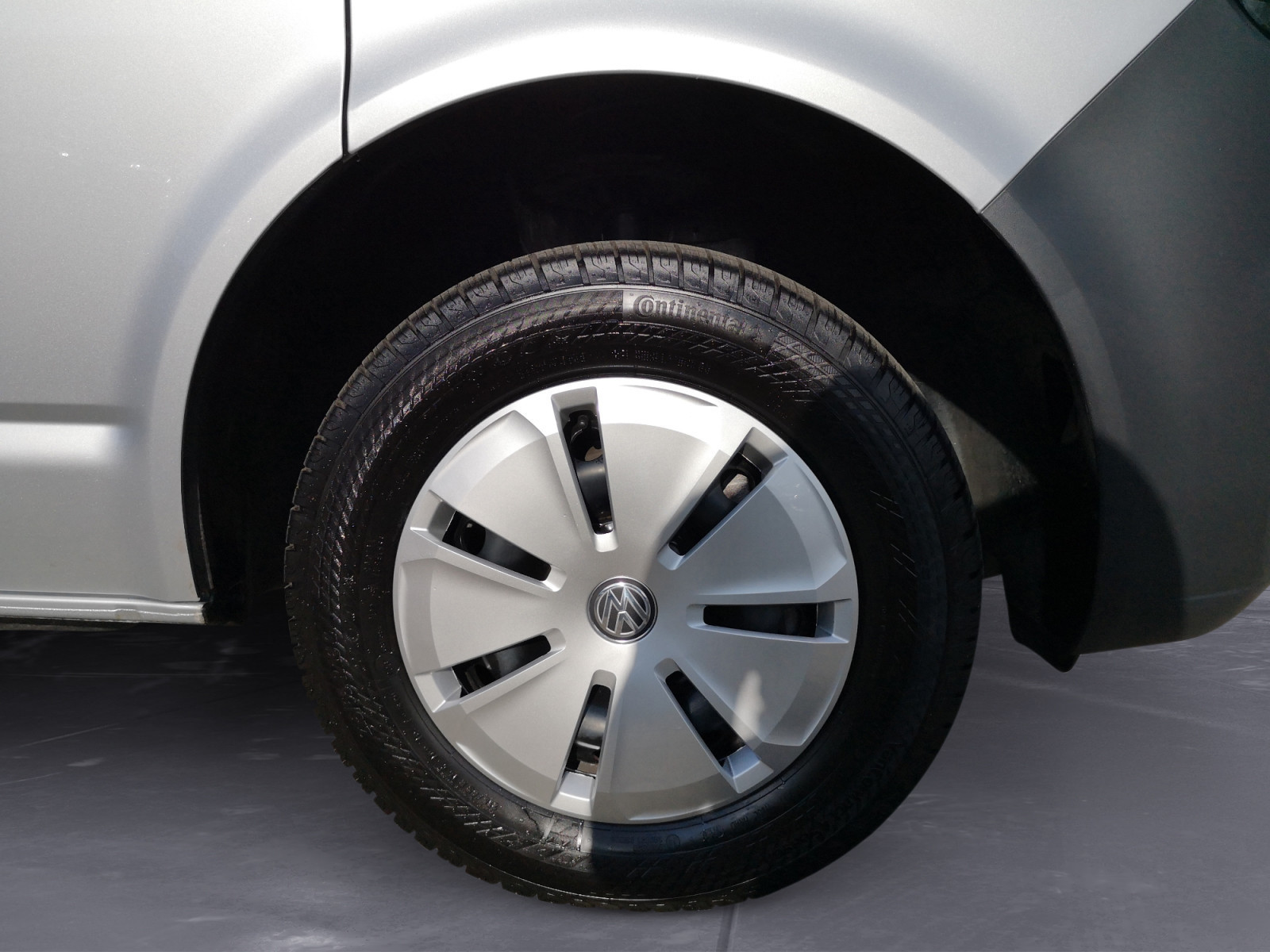 Volkswagen - T6 Transporter Langer Radstand 2.0 TDI
