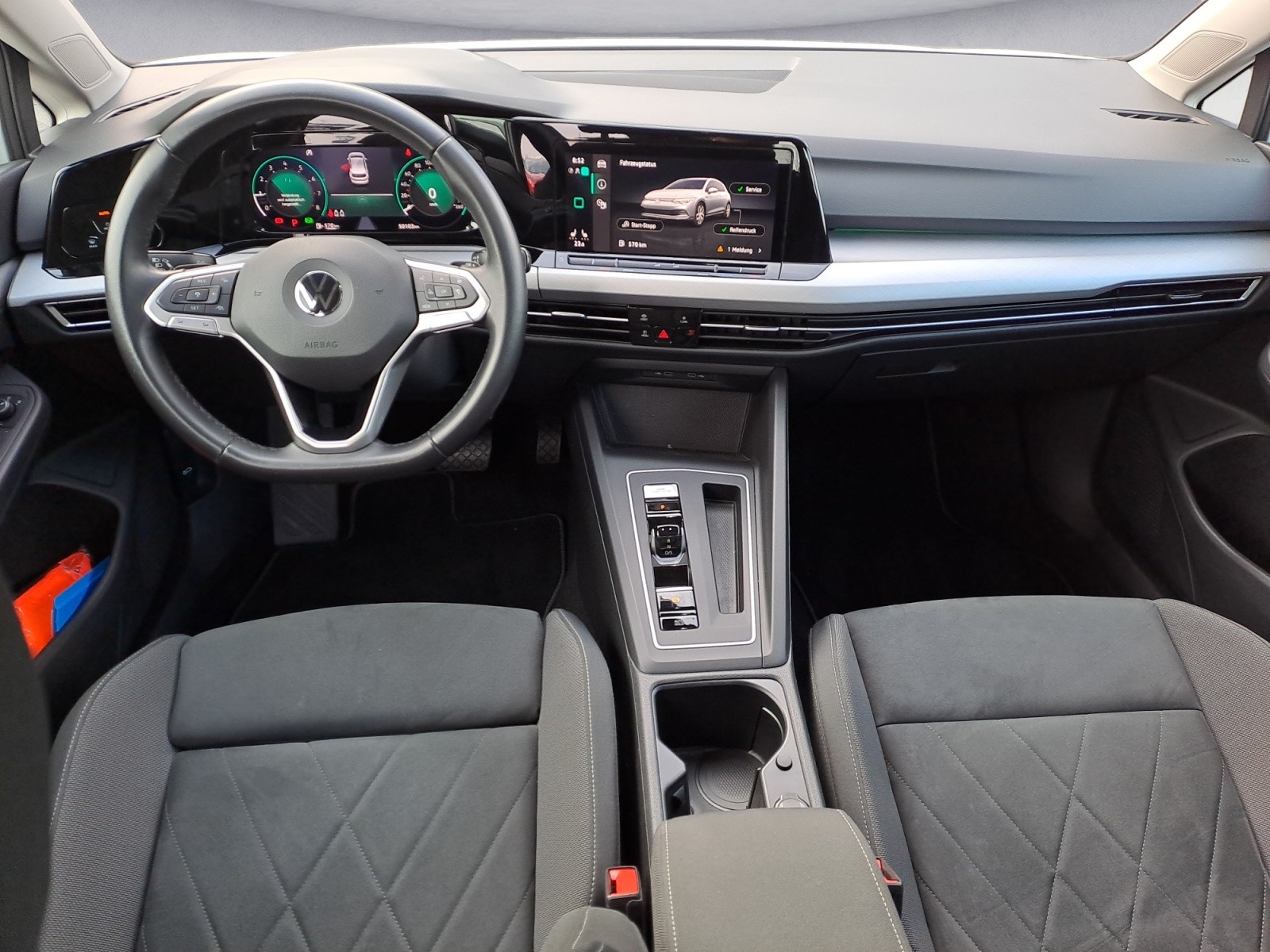 Volkswagen - Golf
