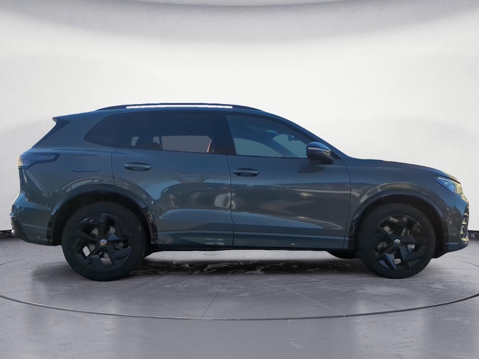 Volkswagen - Tiguan R-Line 2,0 l TDI SCR  7-Gang-Doppelkupplungsgetriebe DSG
