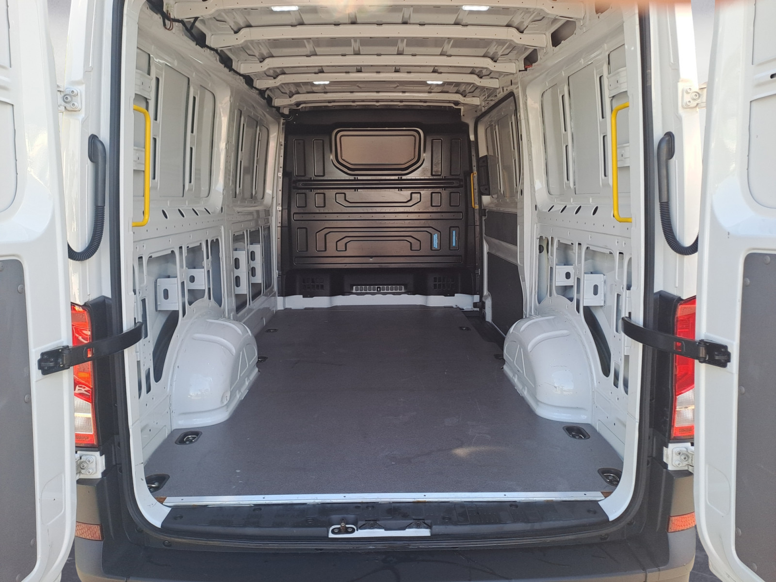 Volkswagen - Crafter 30 TDI VA EcoProfi