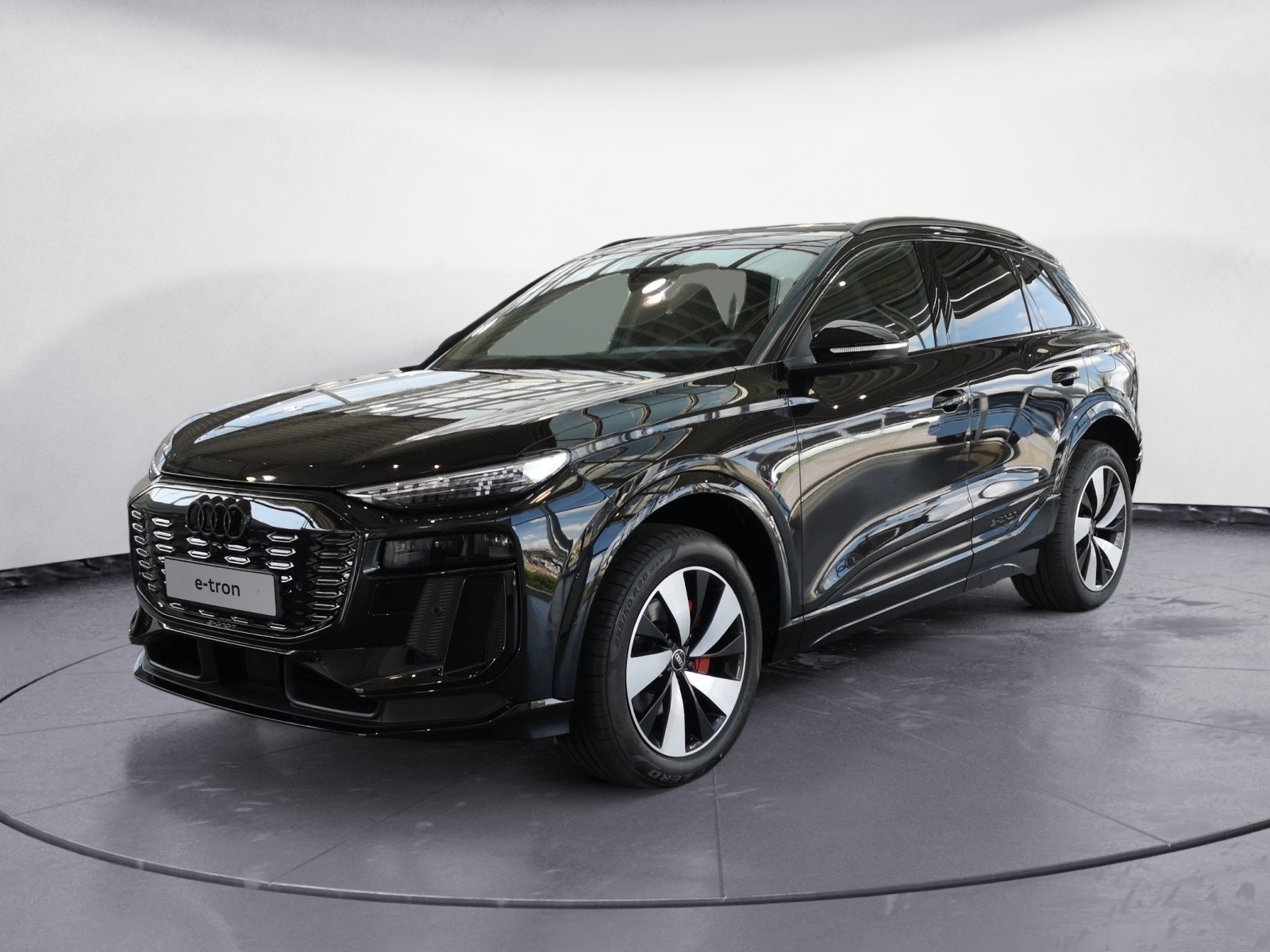 Audi - Q6 SUV e-tron quattro