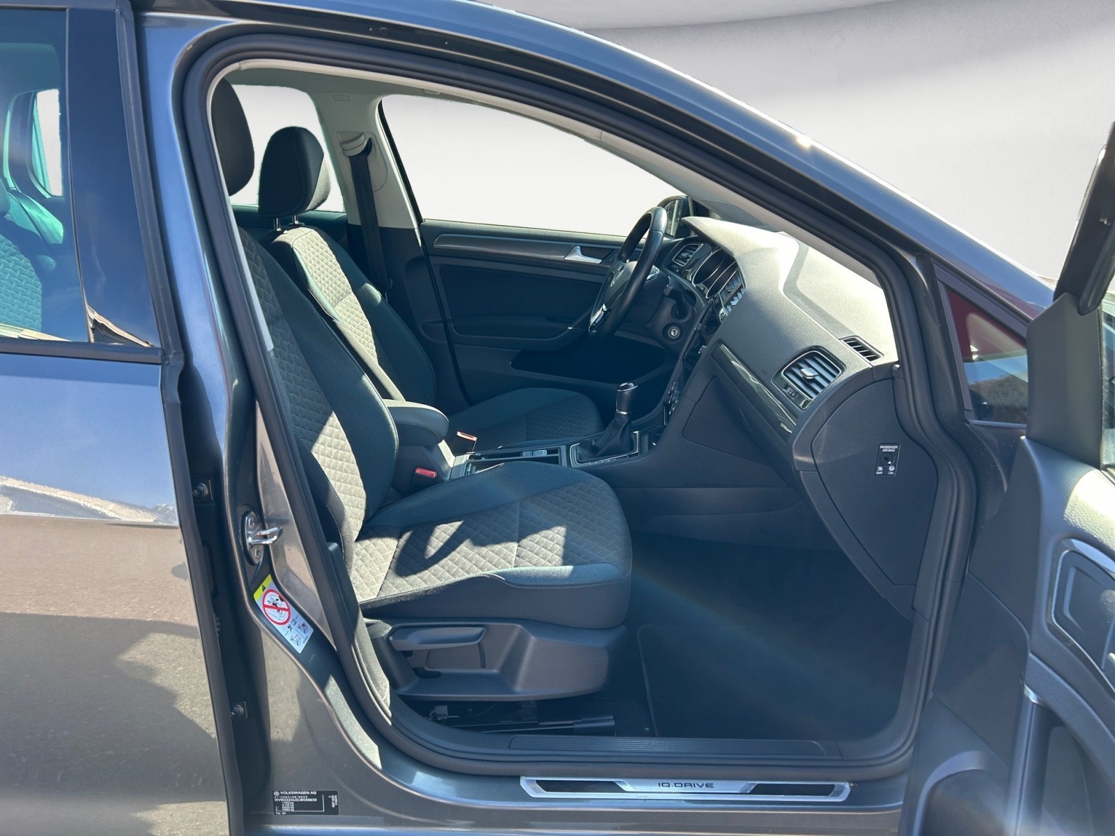 Volkswagen - Golf 1.0 TSI OPF IQ.DRIVE