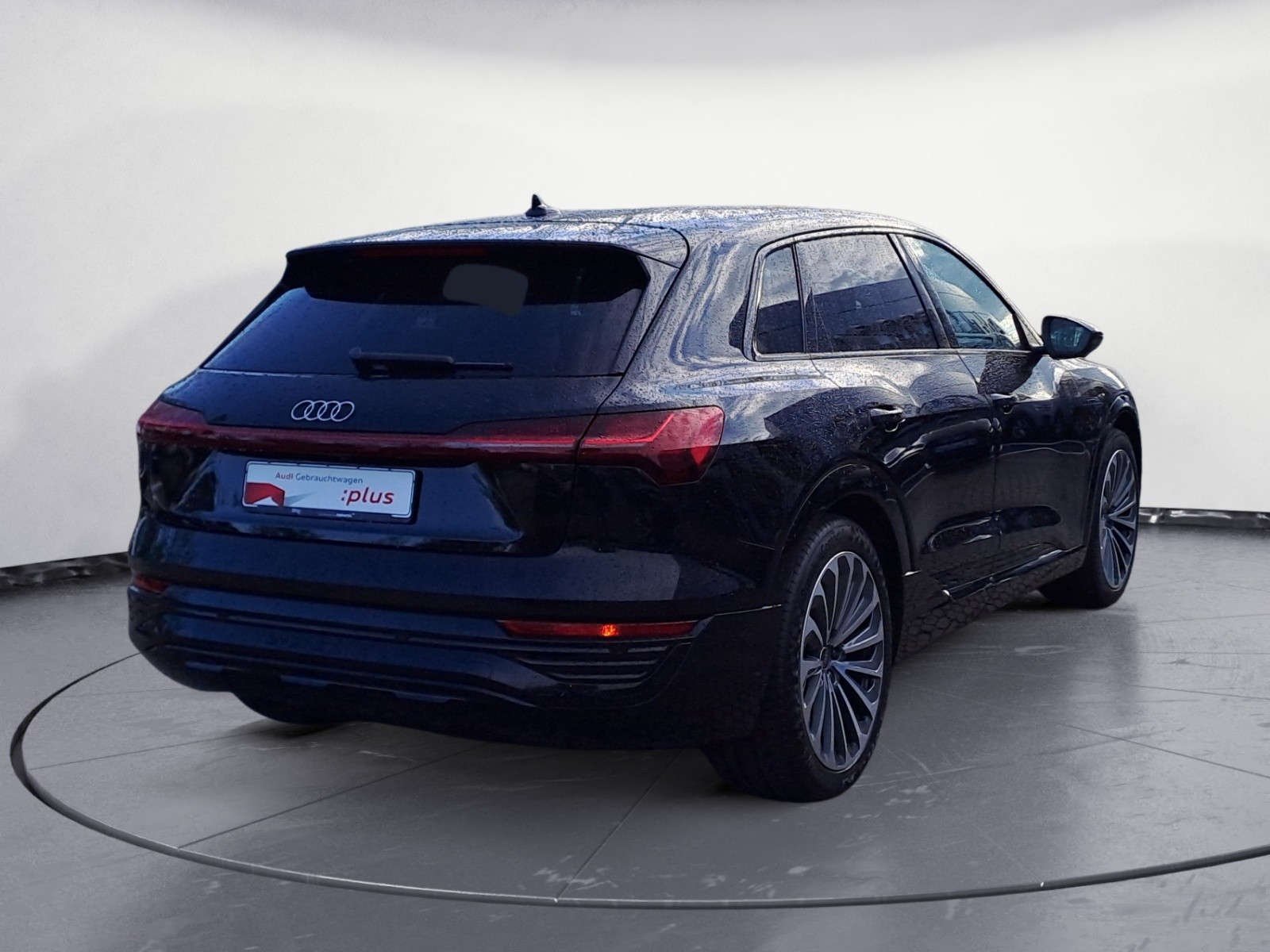 Audi - Q8 advanced 50 e-tron quattro 250 k