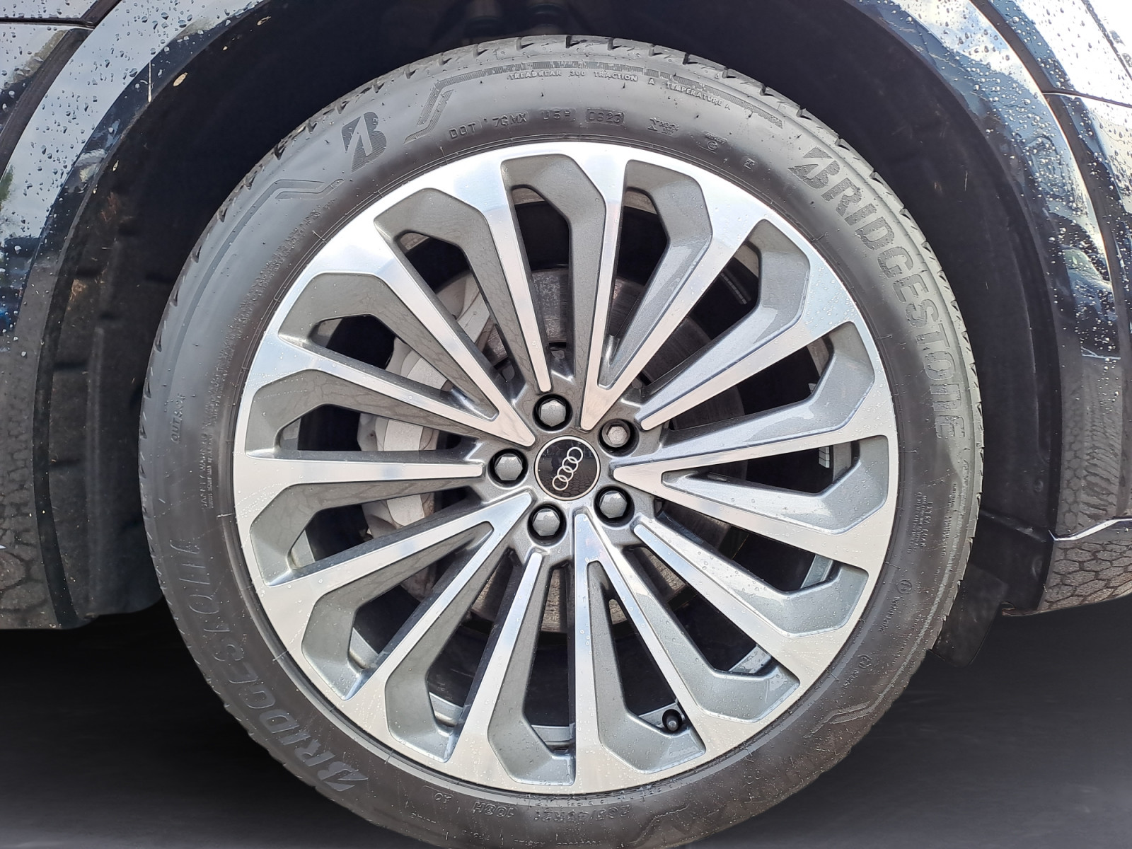 Audi - Q8 advanced 50 e-tron quattro 250 k