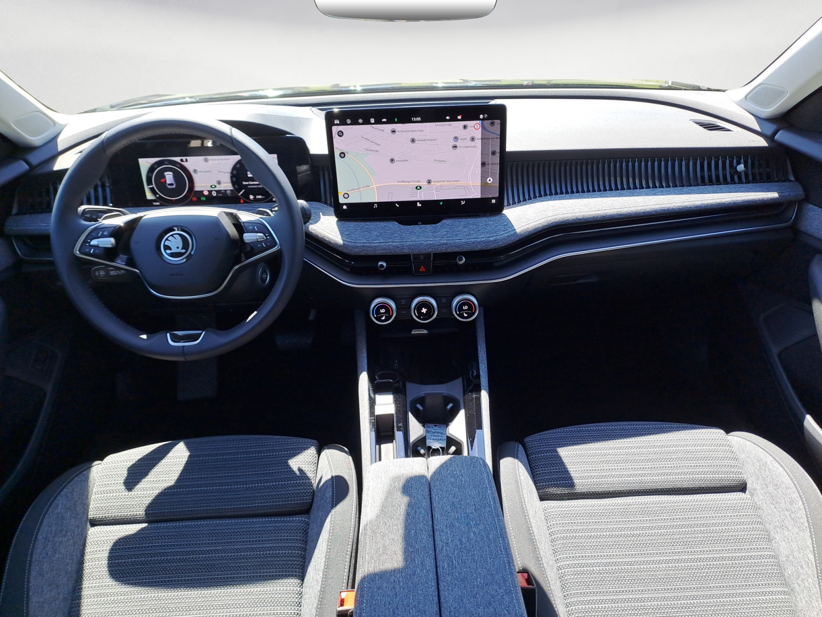 Skoda - Superb Combi 2.0TDI DSG Selection