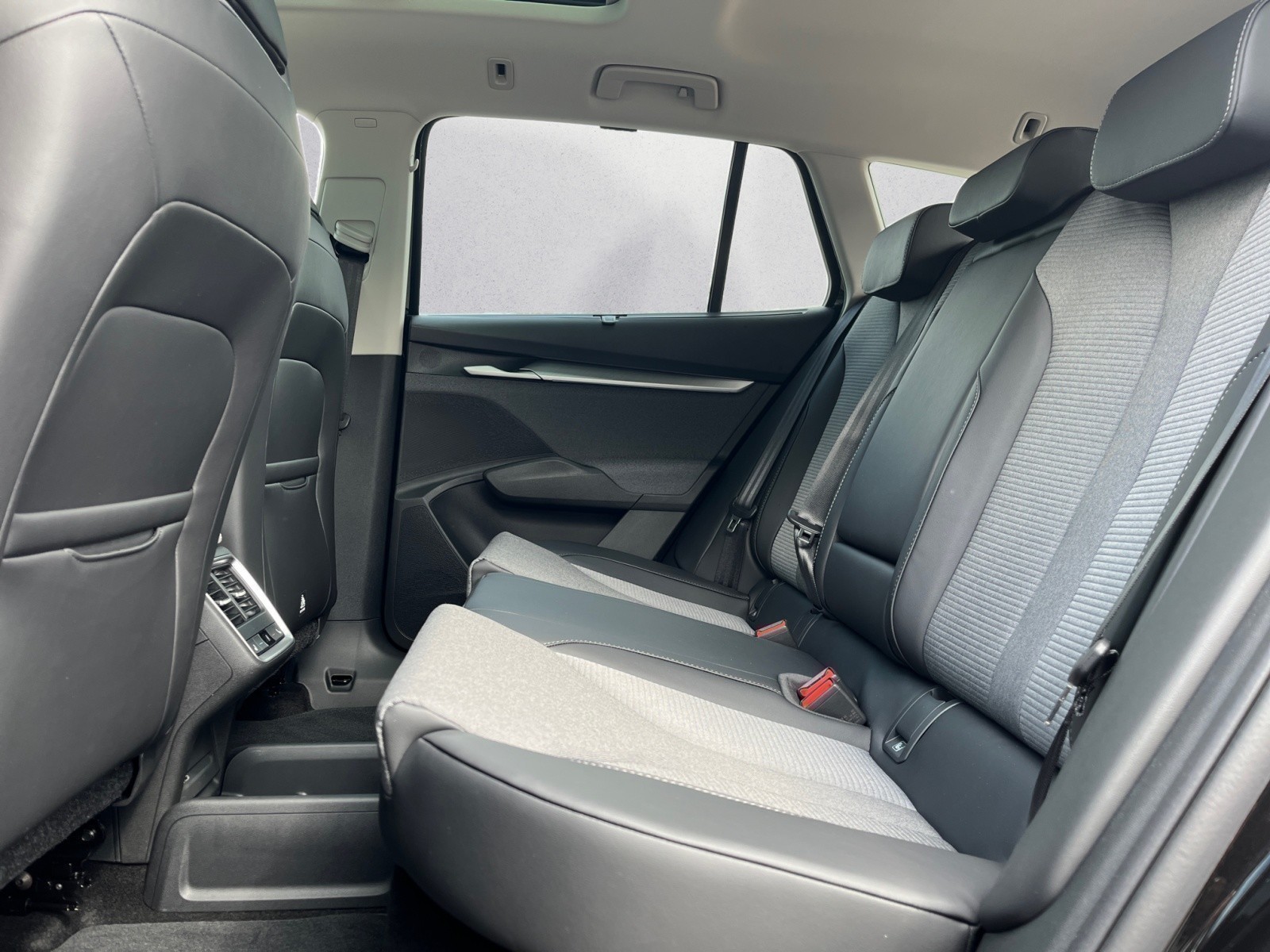 Skoda - Enyaq 60 h Batterie Elektromotor  1-Gang-Automatik