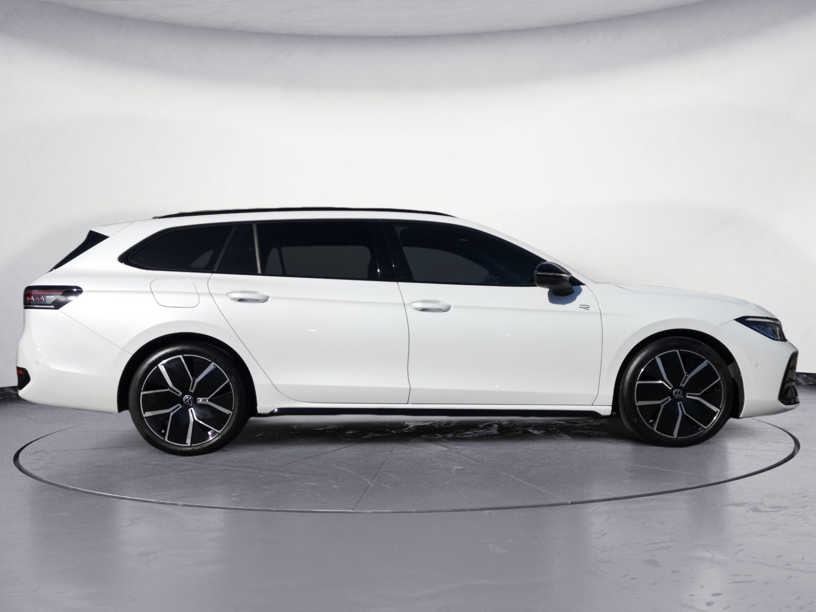 Volkswagen - Passat Variant 2.0 TDI R-Line DSG
