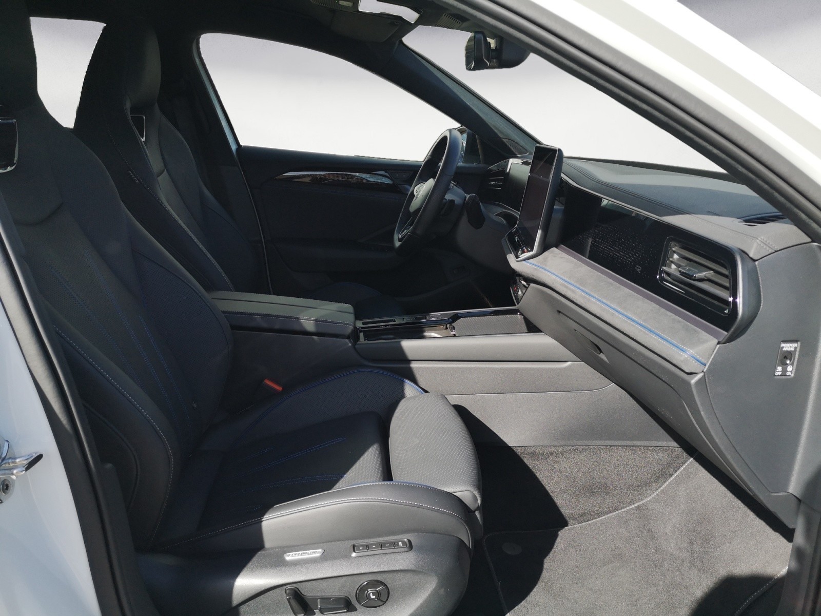 Volkswagen - Passat Variant 2.0 TDI R-Line DSG