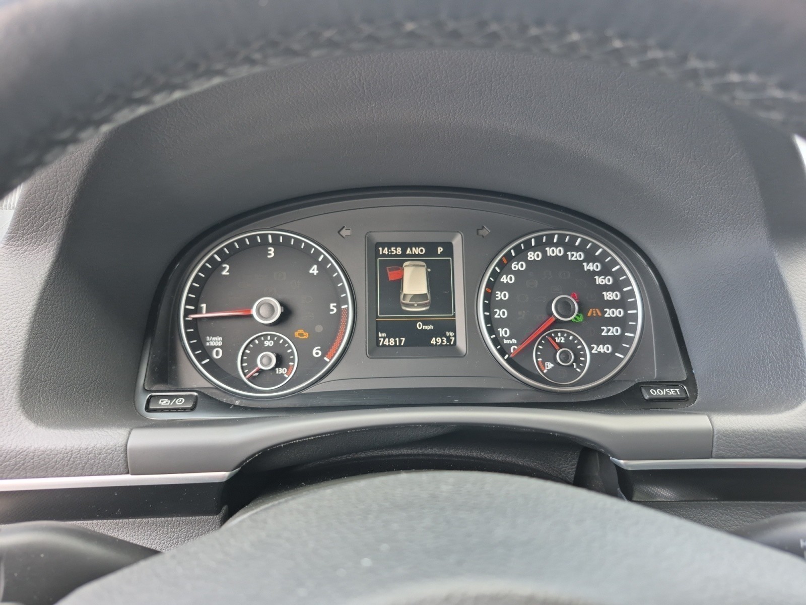 Volkswagen - Touran Highline 2.0 TDI DSG