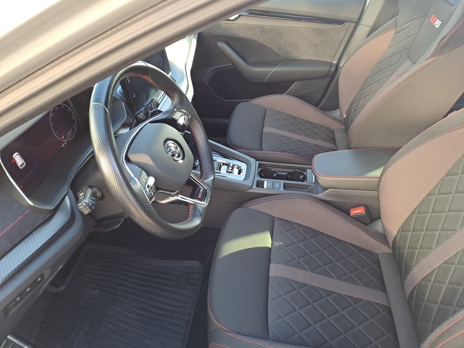 Skoda - Octavia Combi 1.4 TSI iV DSG RS First Edition