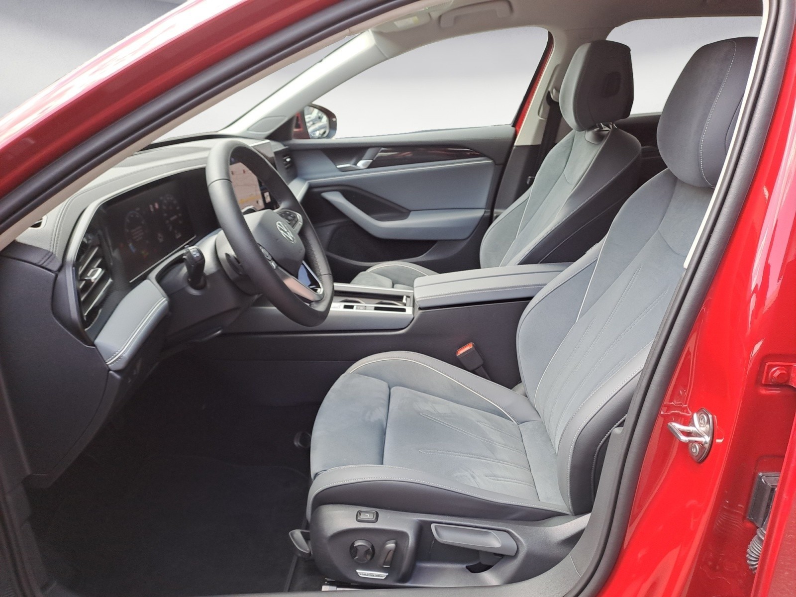 Volkswagen - Passat Variant 1.5 e-TSI DSG BUSINESS