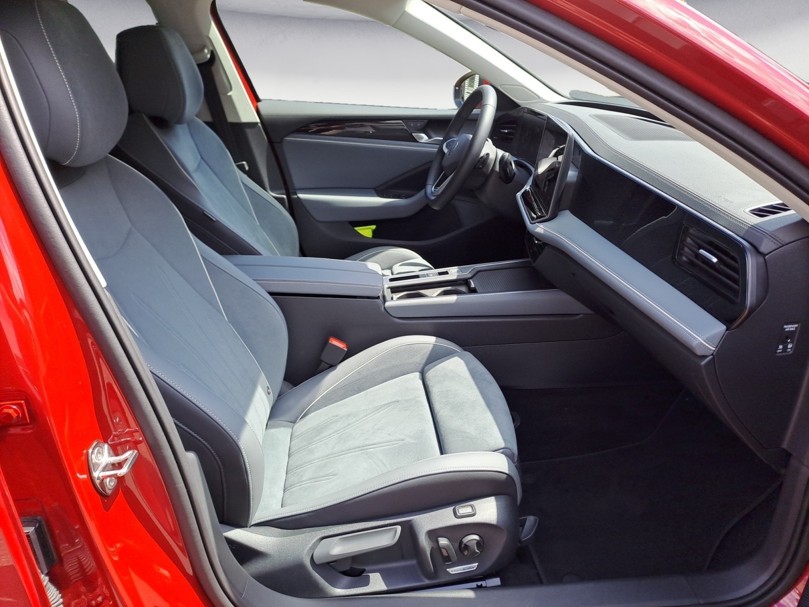 Volkswagen - Passat Variant 1.5 e-TSI DSG BUSINESS