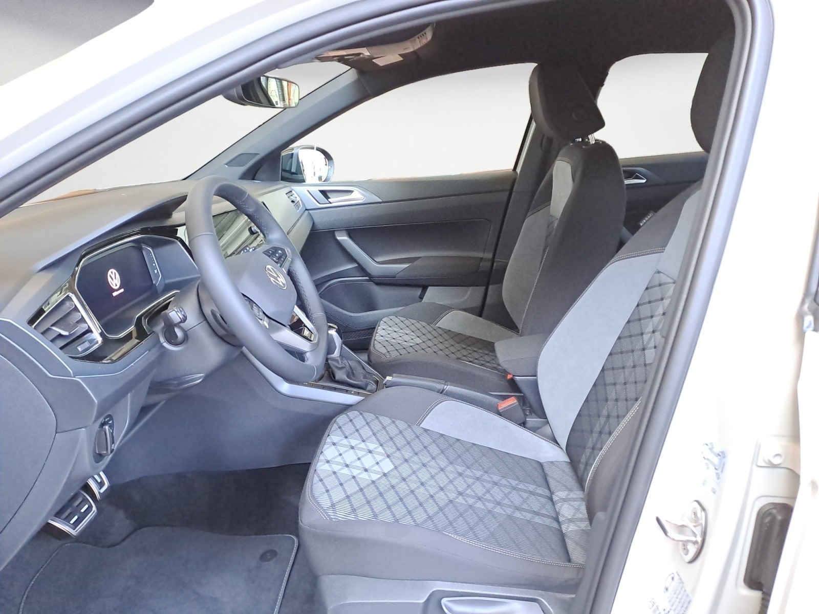 Volkswagen - Taigo R-Line 1,5 l TSI OPF  (150 P S) 7-Gang-Doppelkupplungsgetriebe DSG