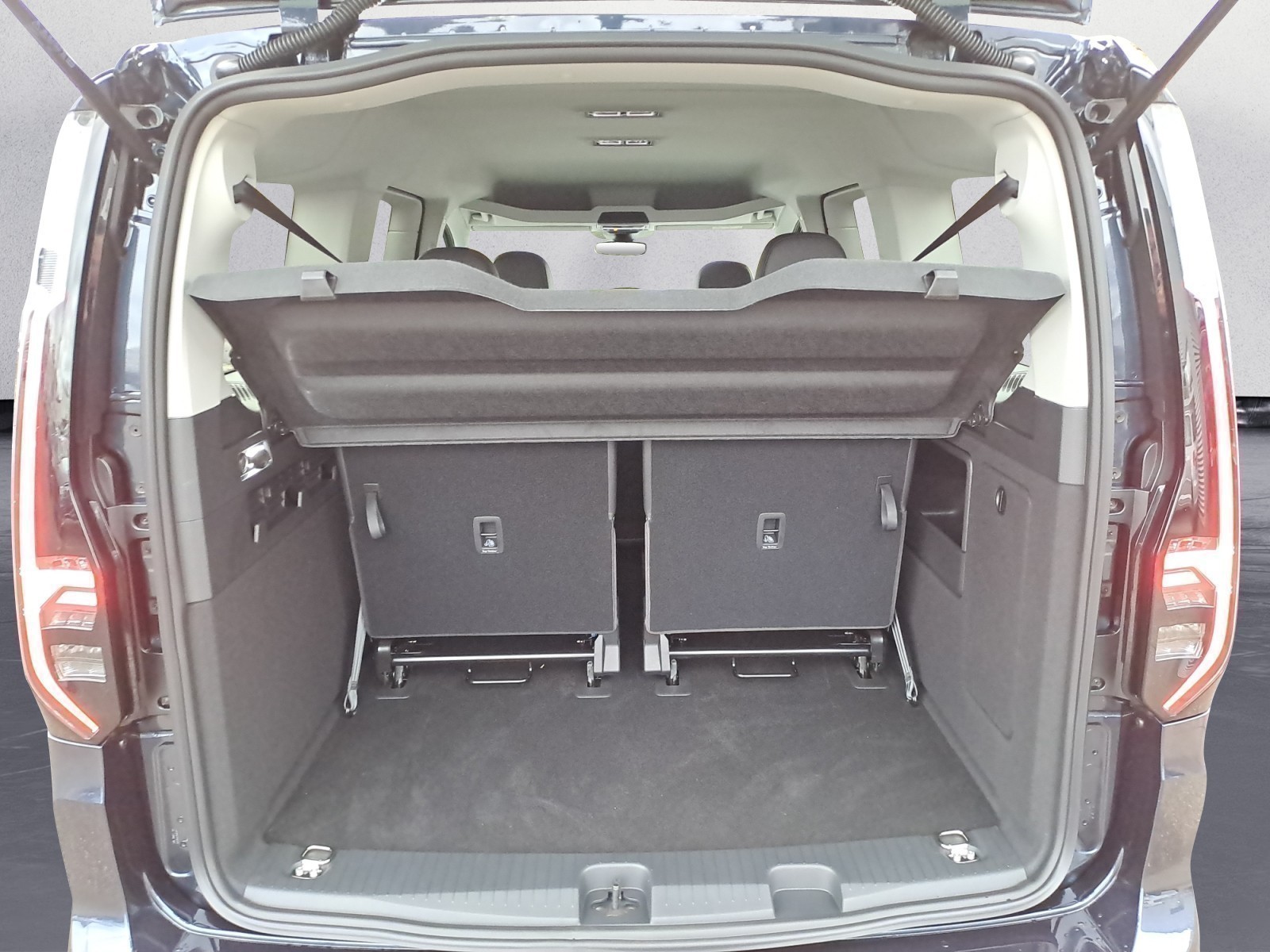Volkswagen - Caddy Maxi Life 7-Sitzer