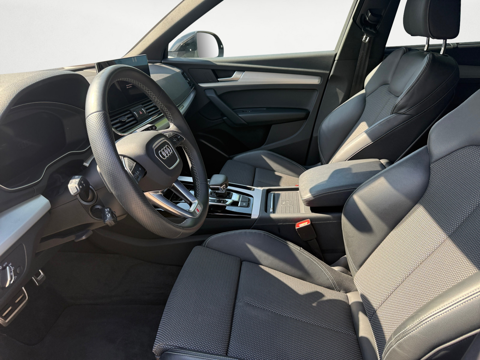 Audi - Q5 40 TDI quattro S tronic S line