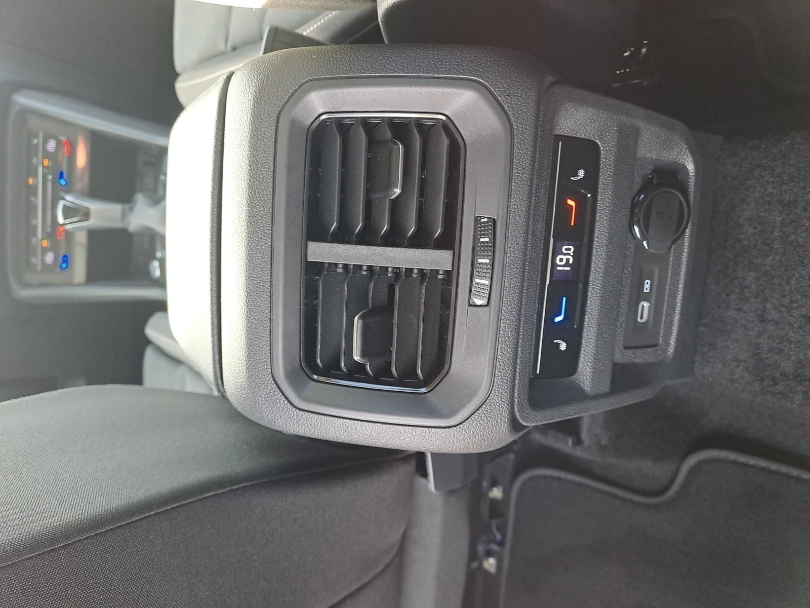 Volkswagen - Tiguan Allspace Life 2,0 l TDI SCR 110 k