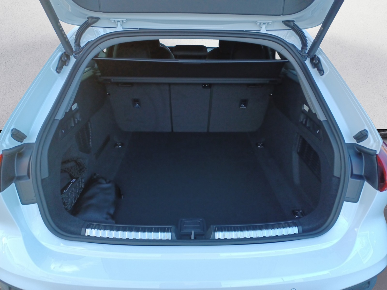Audi - A5 Avant TFSI S tronic