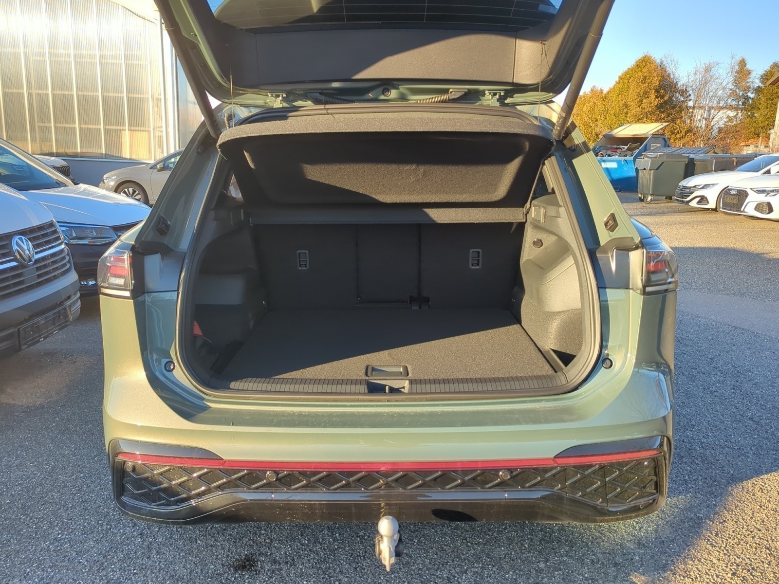 Volkswagen - Tiguan R-Line 2,0 l TDI SCR  7-Gang-Doppelkupplungsgetriebe DSG