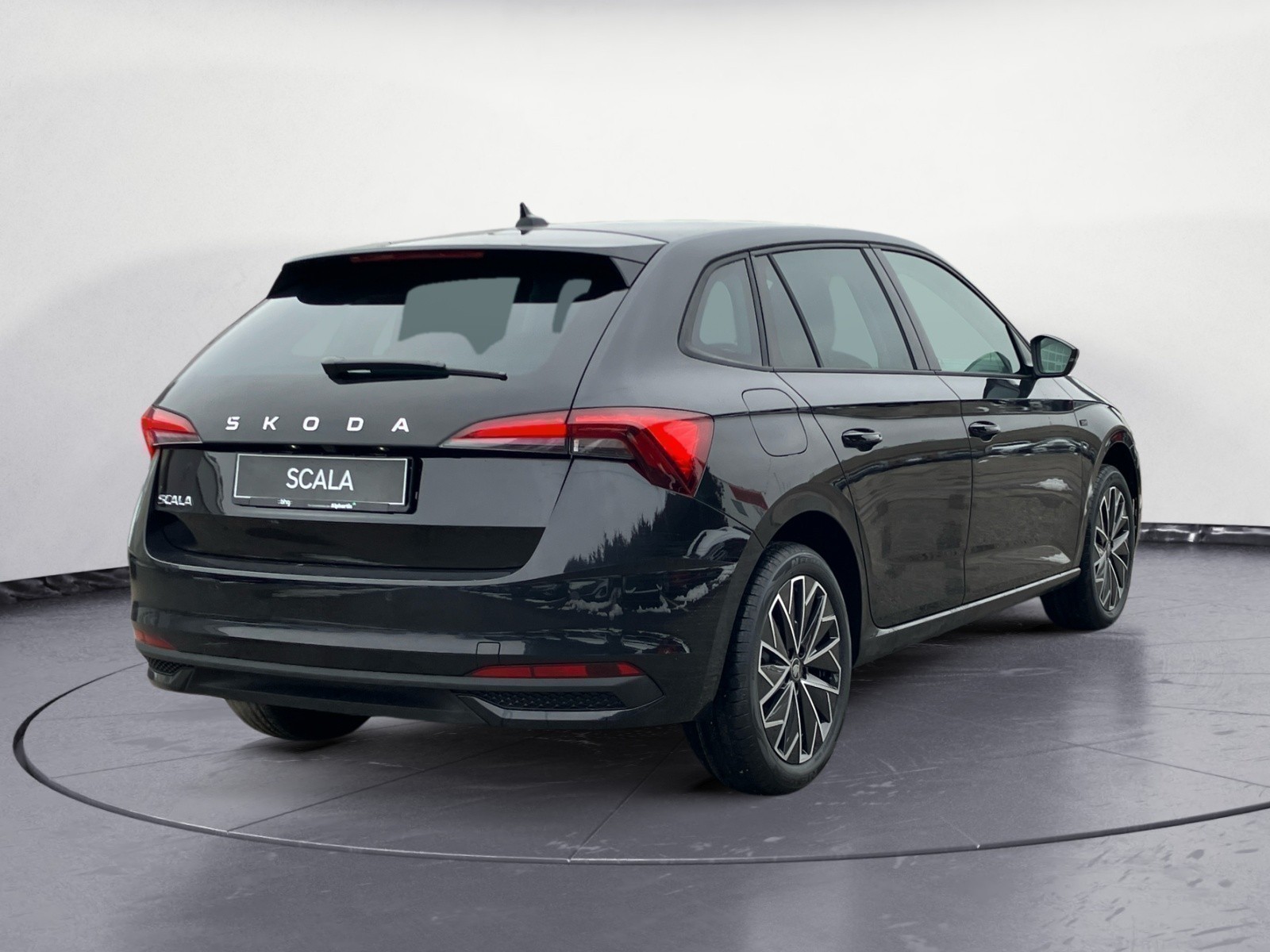 Skoda - Scala Tour 1,0 TSI 7-Gang-DSG