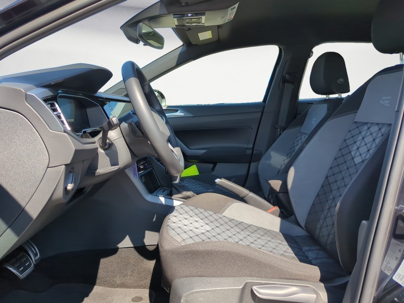 Volkswagen - Taigo 1.0 TSI OPF DSG R-Line