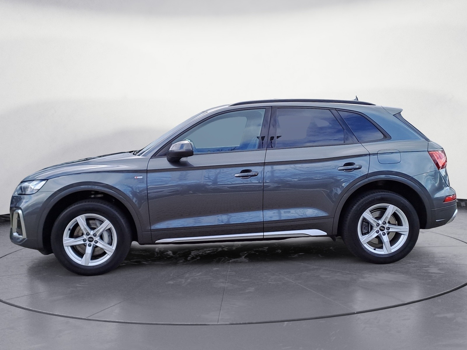 Audi - Q5 S line 50TFSI e quattro S tronic