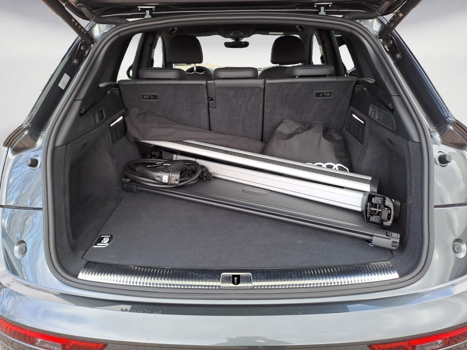 Audi - Q5 S line 50TFSI e quattro S tronic