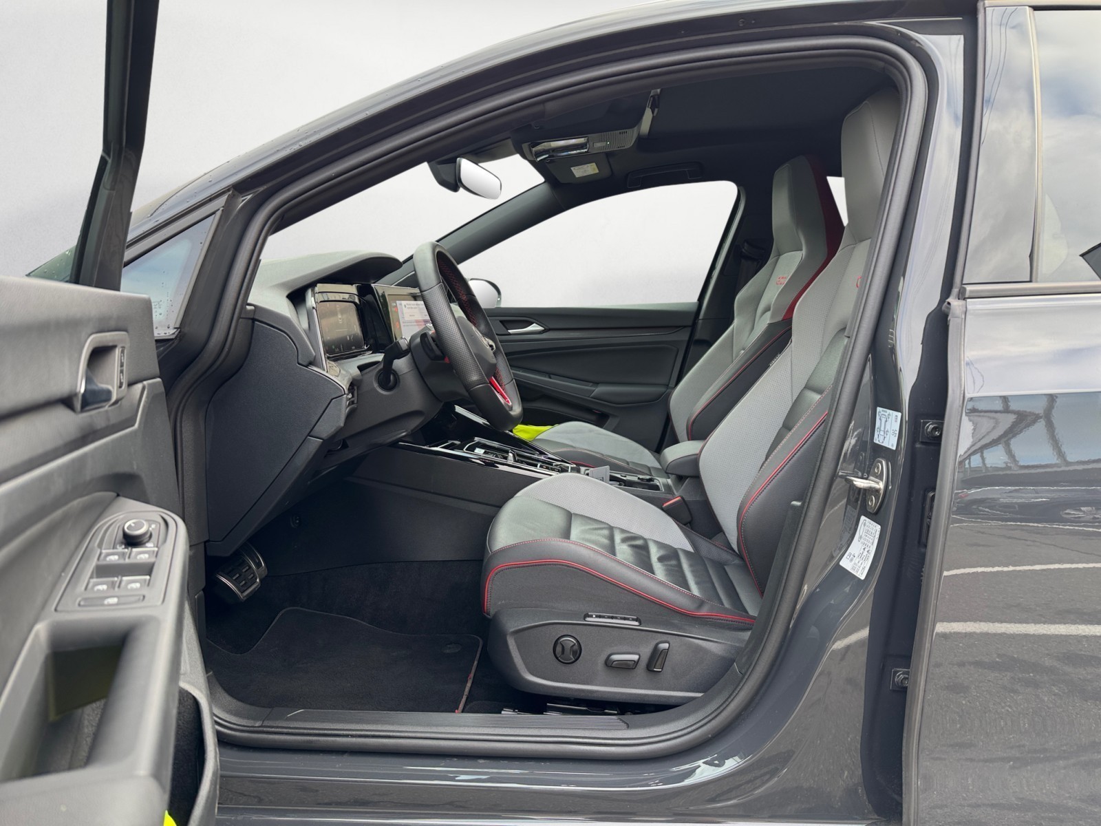 Volkswagen - Golf GTI 2.0 TSI DSG