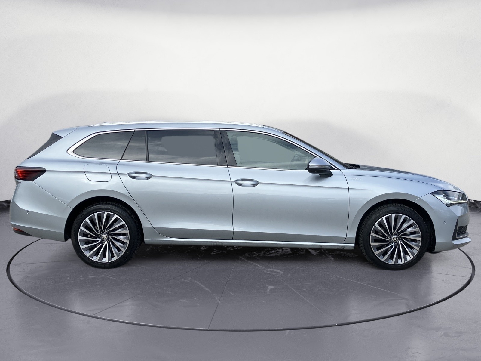 Skoda - Superb Combi 1.5 TSI DSG L&K