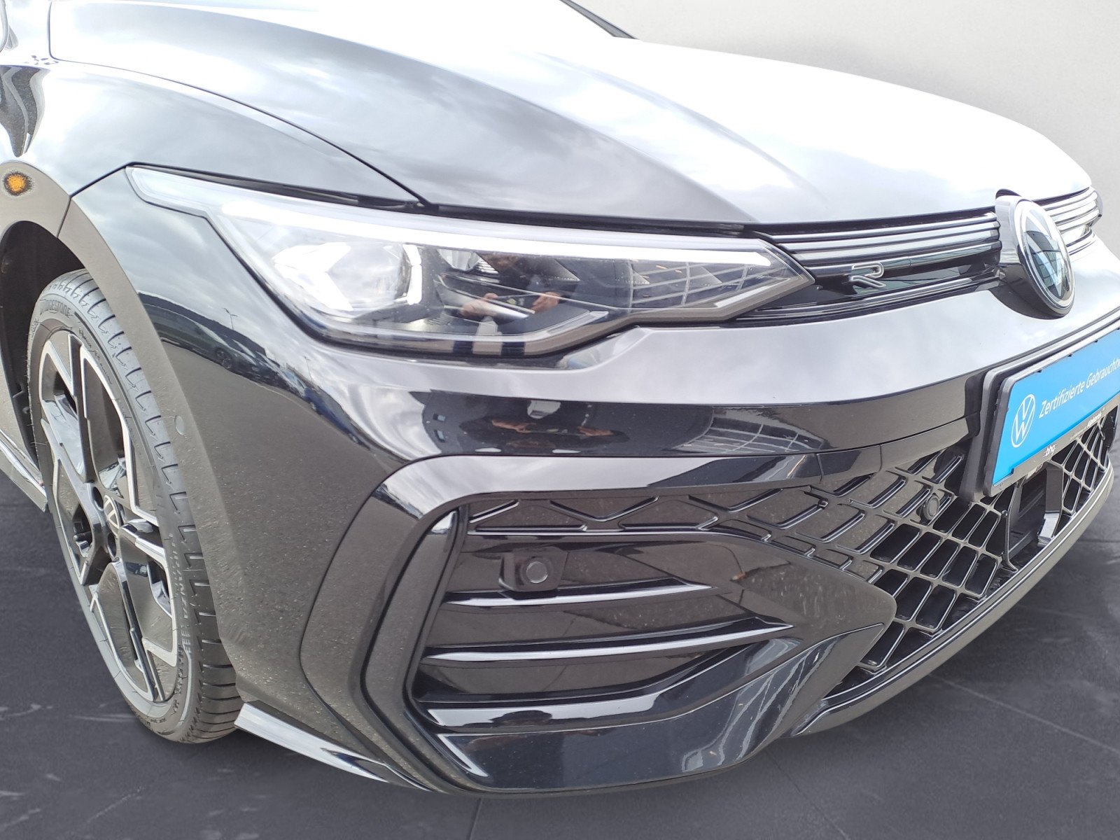 Volkswagen - Golf Variant 2.0 TDI DSG R-Line