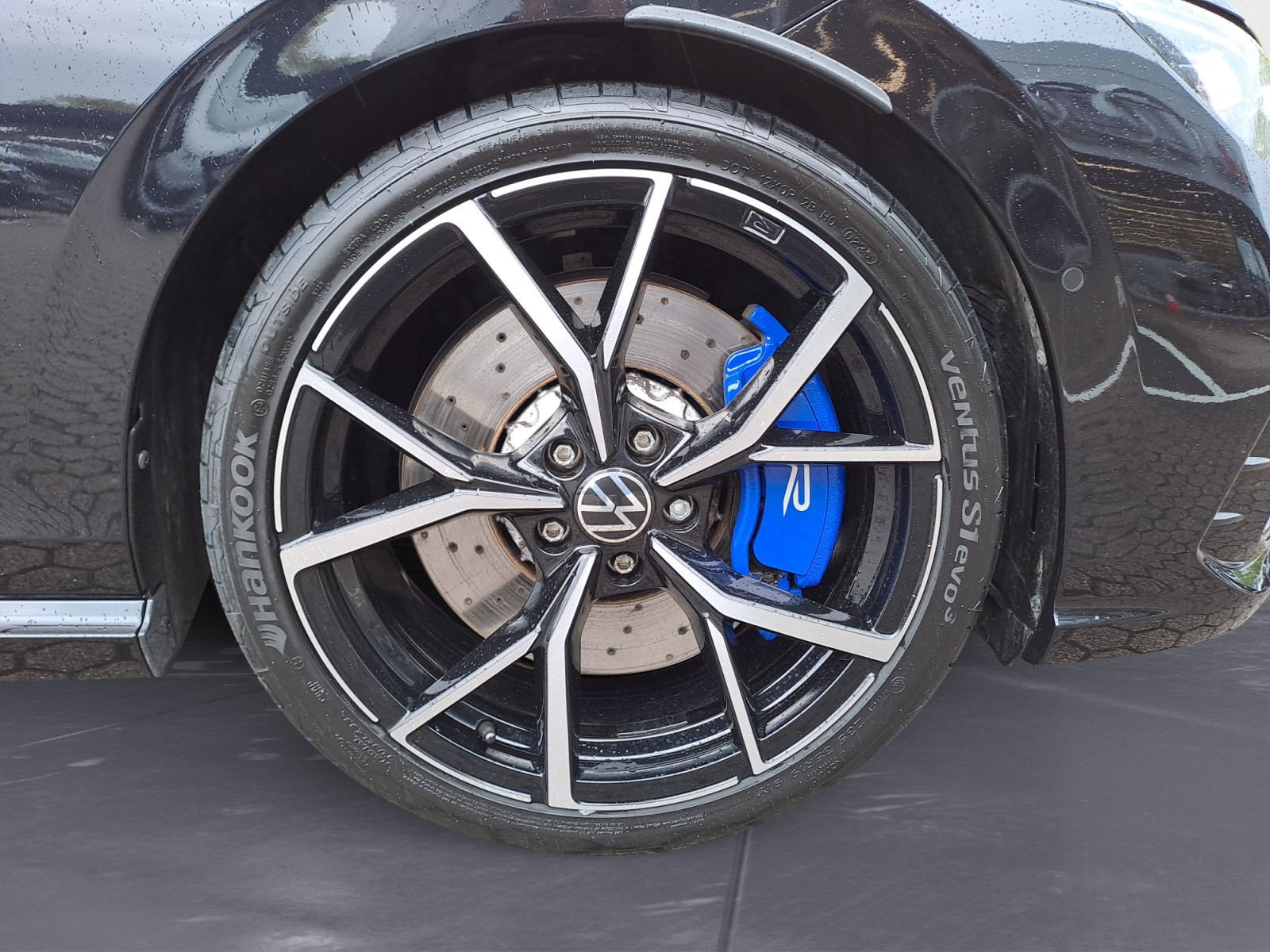 Volkswagen - Golf R 2.0 TSI 4Motion DSG