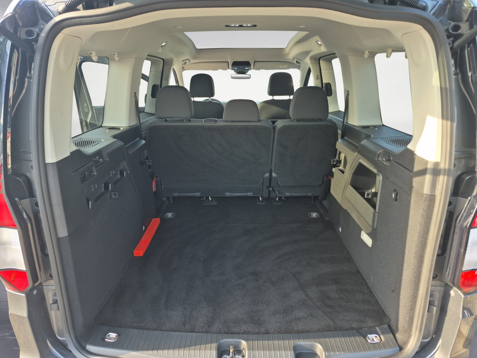 Volkswagen - Caddy Maxi California DSG
